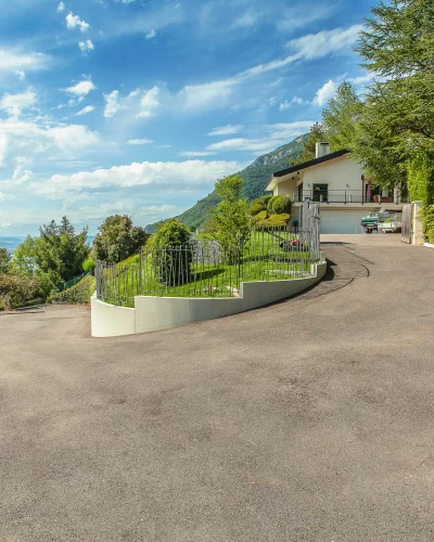 Réalisation des aménagements extérieurs par Aravis Enrobage sur la commune de Veyrier